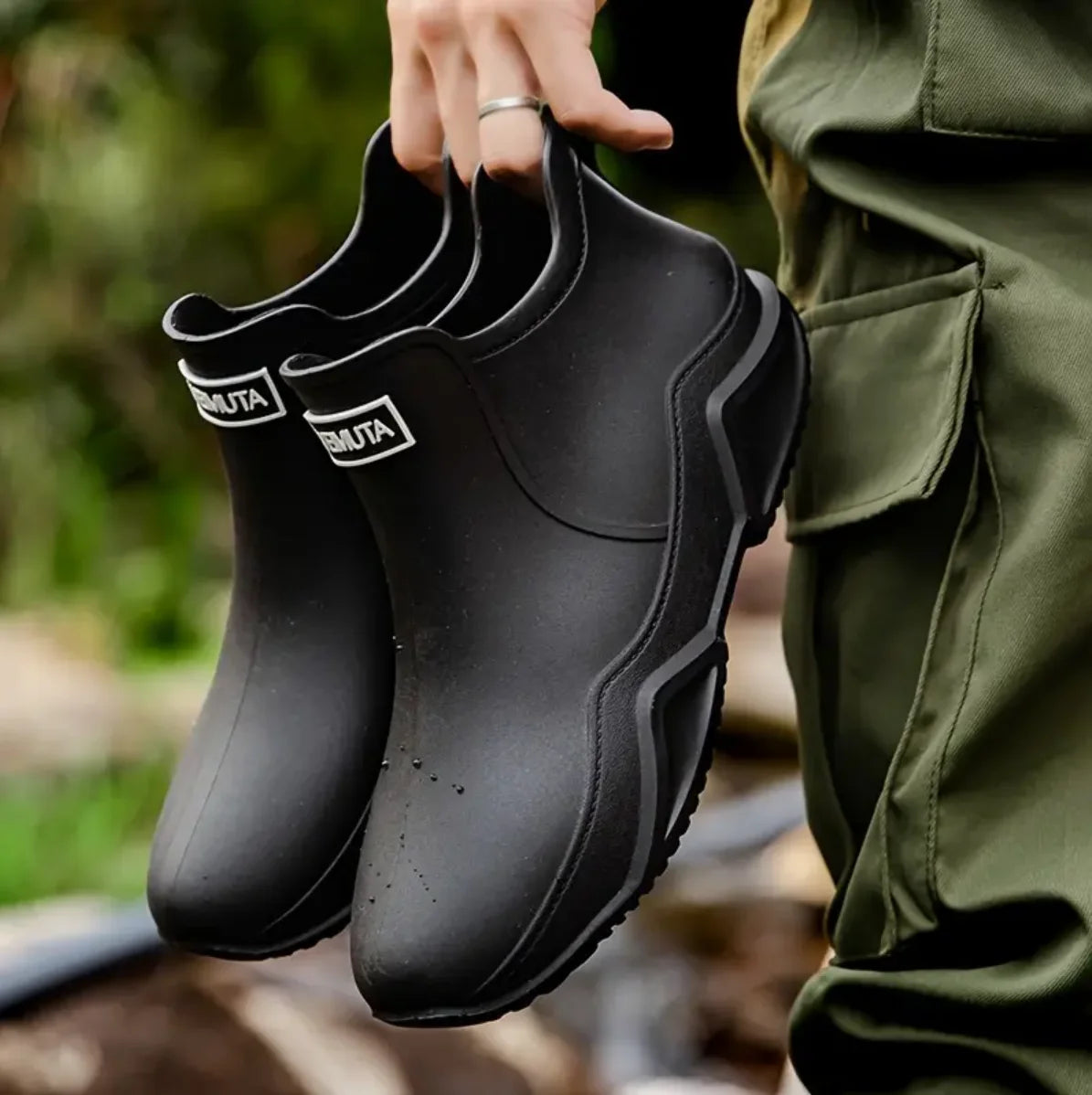 Trendy Waterproof Outdoor Kitchen Rain Boots for Adults Non-Slip Fishing and Motorcycle Shoes