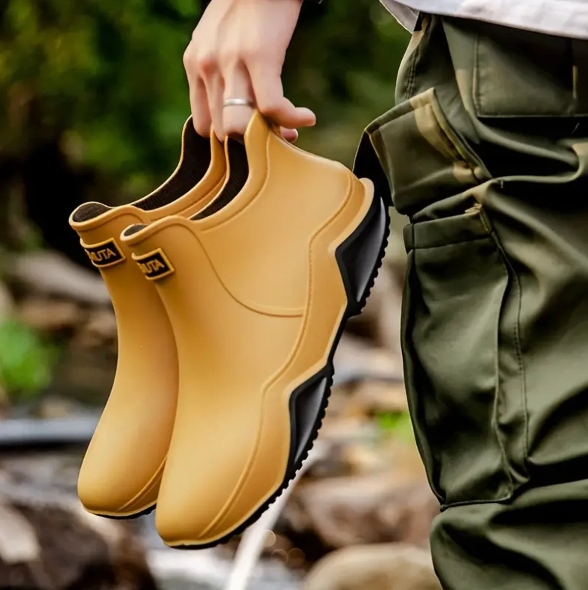 Trendy Waterproof Outdoor Kitchen Rain Boots for Adults Non-Slip Fishing and Motorcycle Shoes