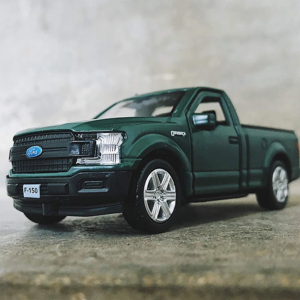 1:36 Ford Ranger Diecast Pull Back Model Car with Opening Doors for Kids and Collectors