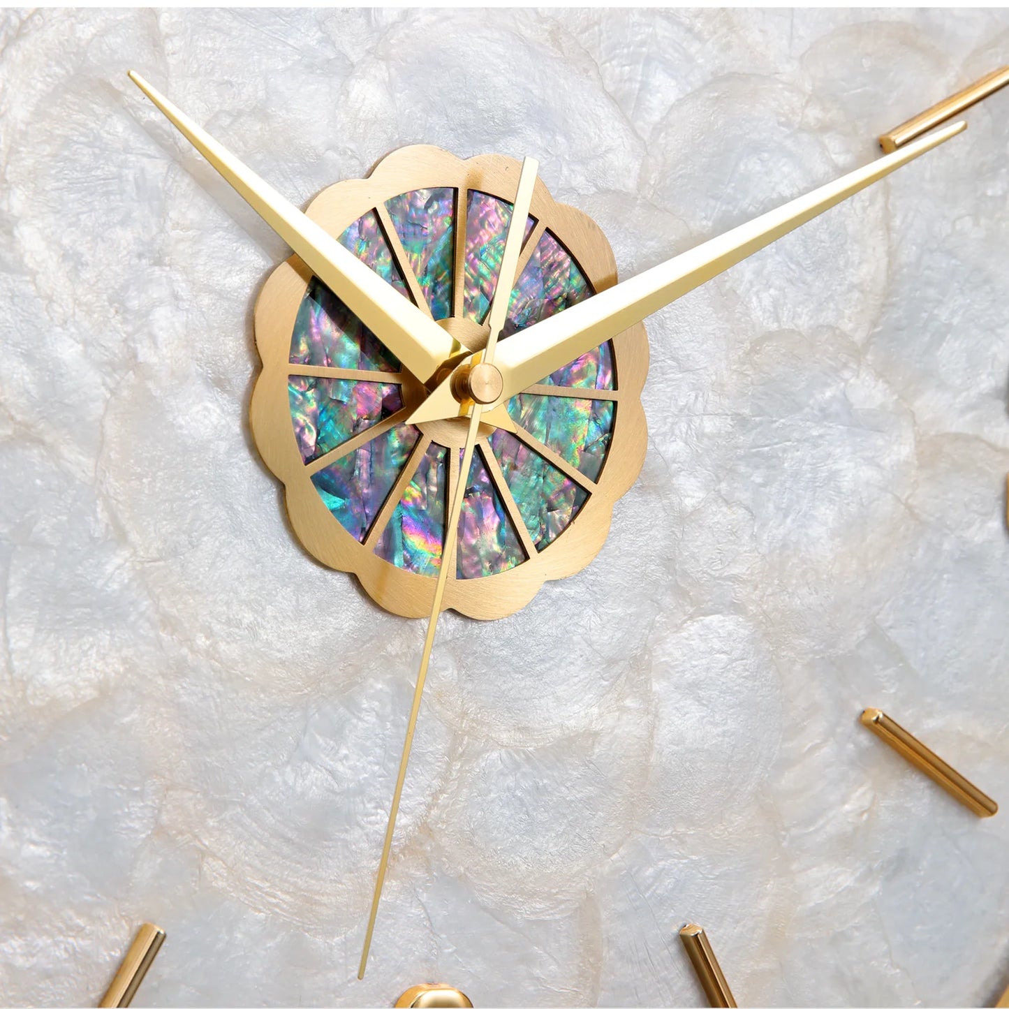 Living Room Wall Clock Made Of Brass Shell, 14 Inches In Diameter, Perfect For Living Room, Dining Room, Bedroom, Storage Room