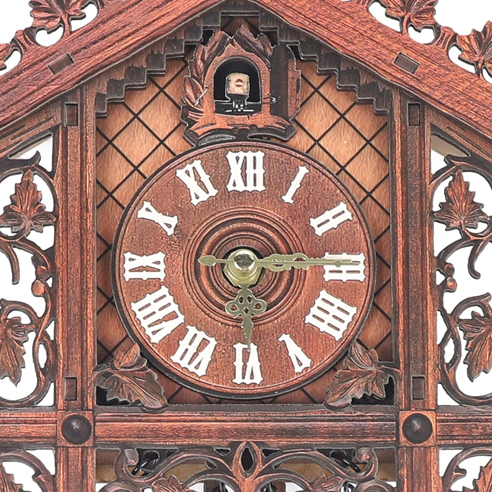 New Wooden Wall Clock Hanging Clock Antique Swing Pendulum Three-Dimensional Appearance Wall Clock for Living Room