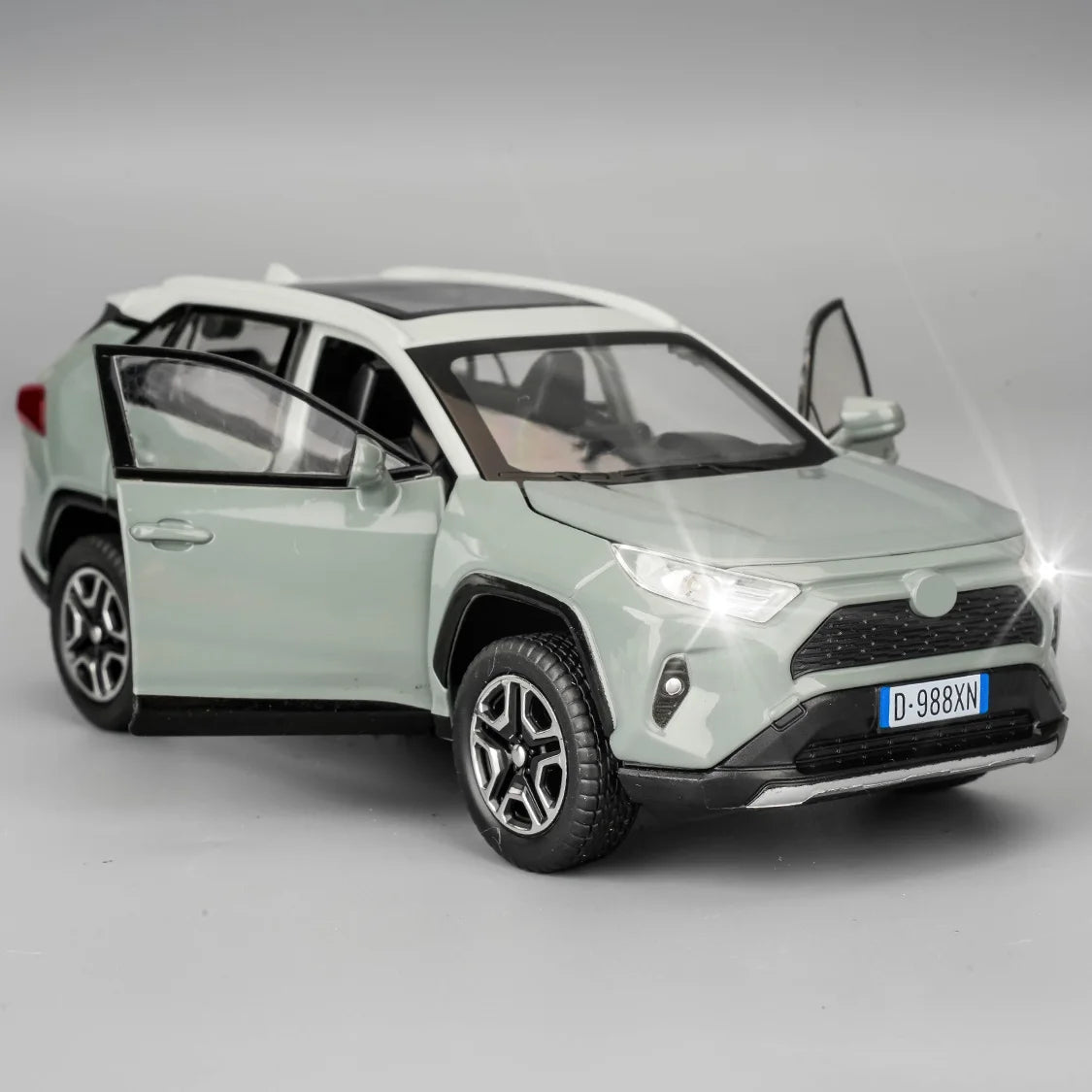 1/32 RAV4 Alloy Diecast Model Car with Light Sound and Opening Doors for Kids